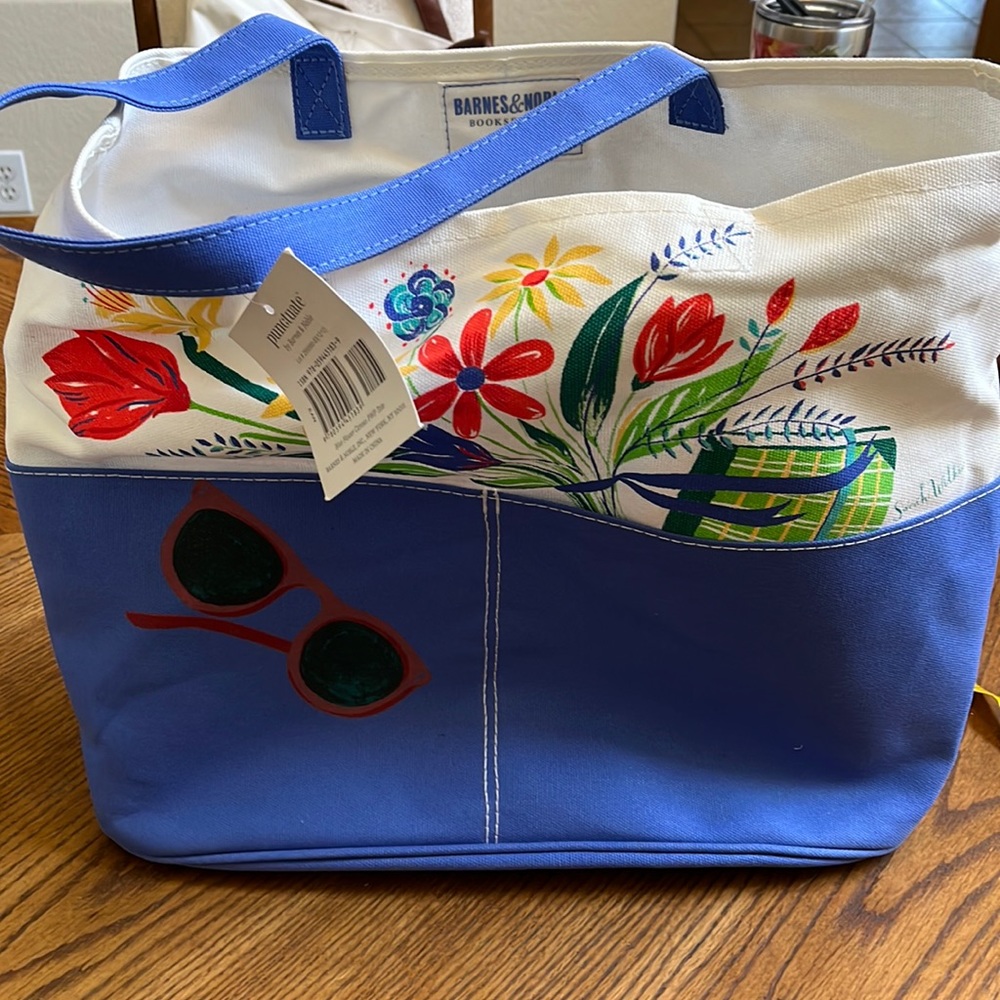 Barnes and Noble blue flower canvas tote bag with tags